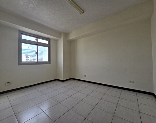 🎁星鴻社宅🎁兵仔市便宜大三房衛浴開窗(免仲介費可租補) - Image 8