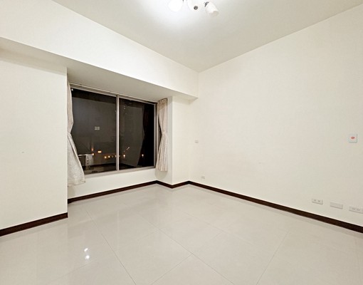 ✨稀有釋出✨七張裕隆城四房車 - Image 3