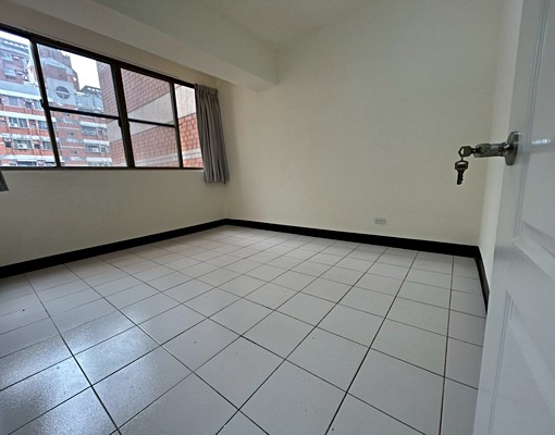 【不用管社宅】整新2房,大中庭,透光,交通便利(可租補) - Image 8