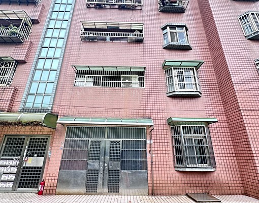 星鴻社宅可租補/一樓住家/門前好停車 - Image 1