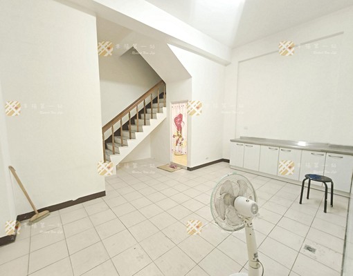 大雅中科#透天出租#四台冷氣#門前停汽車 - Image 2