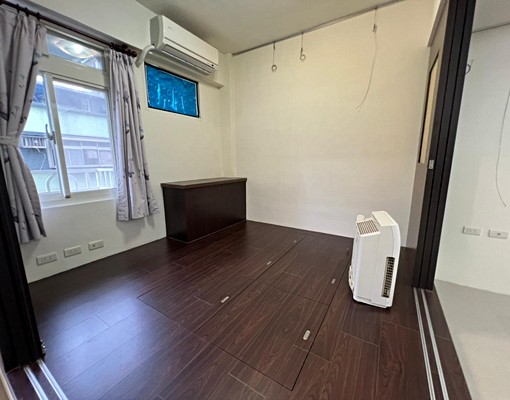 江子翠站/三房兩廳裝潢新/採光通風佳 - Image 5