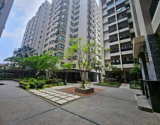 【不用管社宅】可寵電梯套房,近小北夜市新光三越(可租補) - Image 1