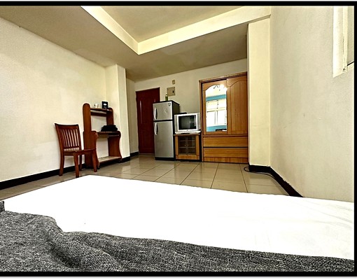 華夏商圈/熱鬧便利/限時優惠$9000 - Image 2