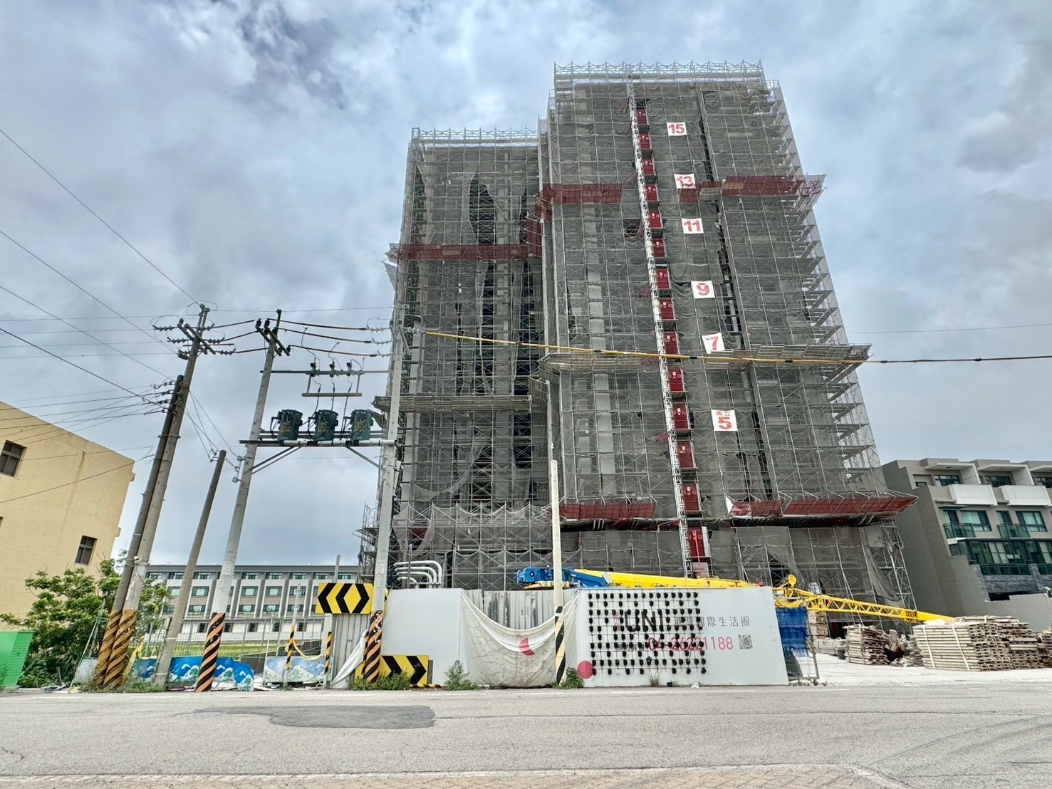 Q妮⭐甜甜價~藍圖UNI兩房平車