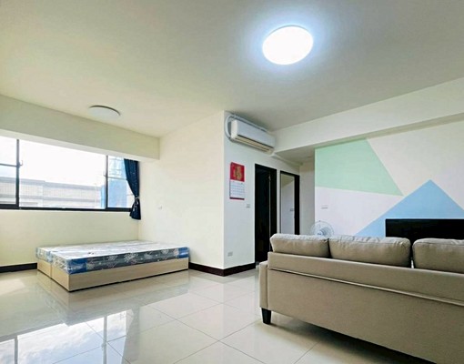 東區兩房車位(可租補)(可貓) - Image 2