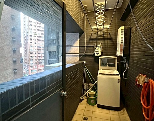 市政府捷運站⭐️市政LV⭐️全配三房平車‼️含車含管‼️ - Image 4