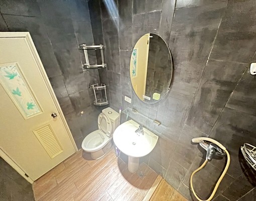 🔥3分鐘五堵站✦全新裝潢✦廁所開窗✦獨立陽台✦獨立洗衣機 - Image 10