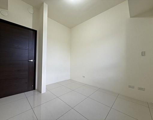 ~大甲商圈蛋黃區美三房含大平面車位~ - Image 4