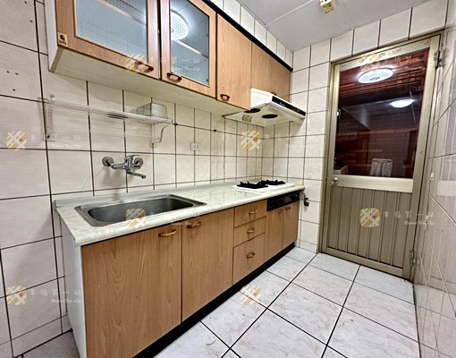 南區三民西路近中山醫,文心秀泰｜超值電梯兩房出租。 - Image 6