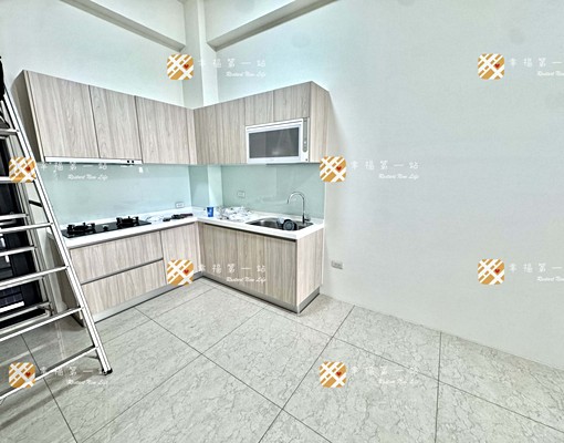 沙鹿全新透天✨含車管(24hr👍�住戶專屬籃球場大公園 - Image 5