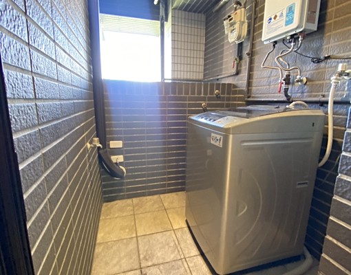 精裝景觀兩房,附家具家電,附車含管。 - Image 7