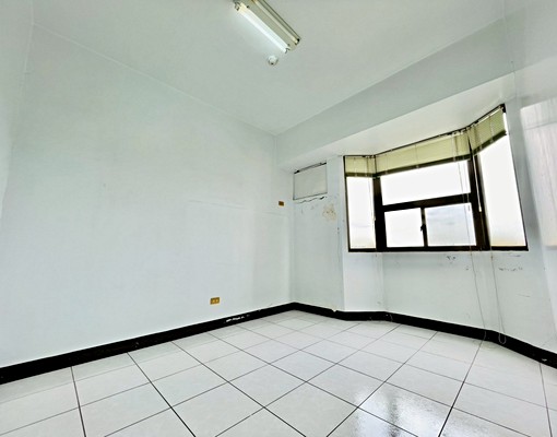 平鎮文化國小電梯大樓四房+車位 - Image 2