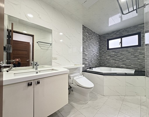 💖整棟電梯透天採光四房💖含管理費💖限家庭 - Image 9