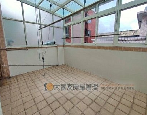 租學區.透天採光佳附裝潢.車庫 - Image 9