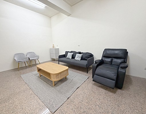 高雄市三民區安寧街50坪雙層平面出租,高雄火車站生活機能便利 - Image 3