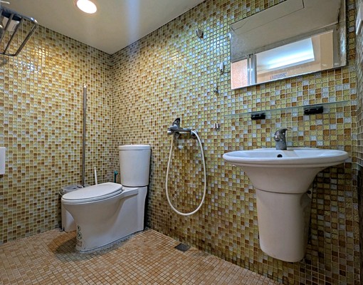 全新裝潢!健行路!中北路!火車站!工業區!可租補!僅次一間! - Image 4