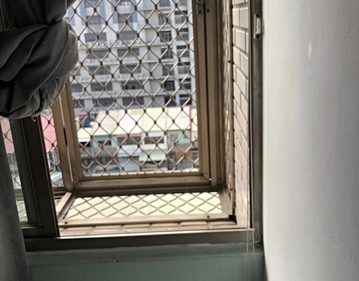 邊間,雙面開窗,通風良好,面對逢甲大學,可看到中央公園! - Image 2