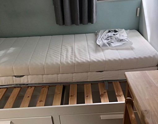 邊間,雙面開窗,通風良好,面對逢甲大學,可看到中央公園! - Image 3