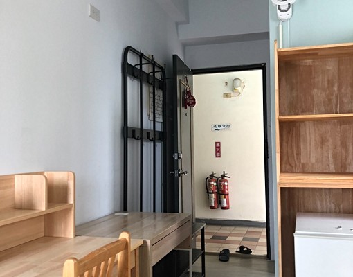 邊間,雙面開窗,通風良好,面對逢甲大學,可看到中央公園! - Image 6