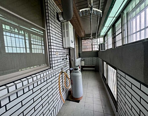 鄰近德賢商圈~都會捷運站~3+1房~平車~室內空間超大 - Image 13