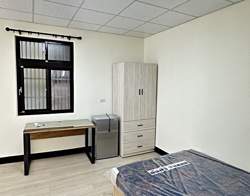 採光佳套房.附個人洗衣機(禁菸) - Image 1