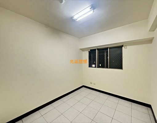 兆基社會住宅🏡電梯三房可租補看房請加line - Image 4