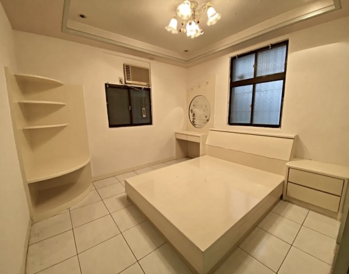 埔墘商圈.一橋到台北.使用空間大.台水台電.房間皆有開窗 - Image 3