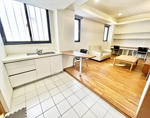 類一房一廳🔸超大空間🔸木質裝潢🔸系統櫃 - Image 3