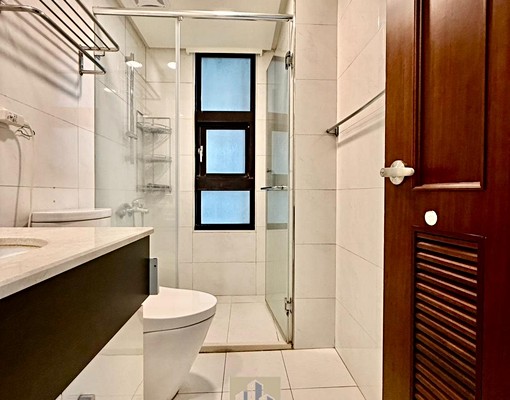 W巨城商圈.外商首選｜稀有陽光美四房｜附車位 - Image 13