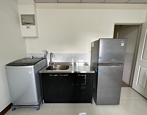 進文化中心/全新整理透天/分租套房 - Image 5