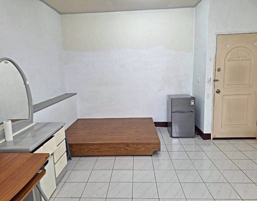 採光陽台大套房.有機車位 - Image 2