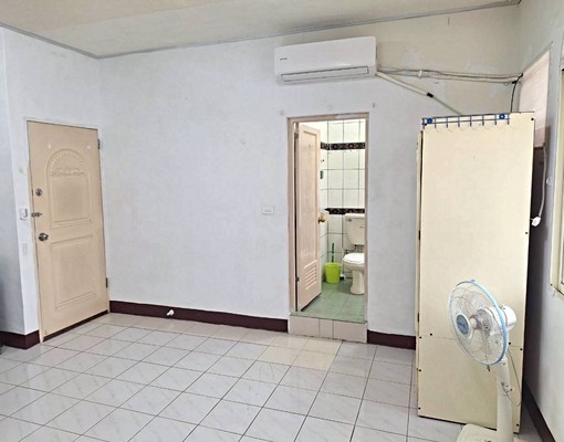 採光陽台大套房.有機車位 - Image 3