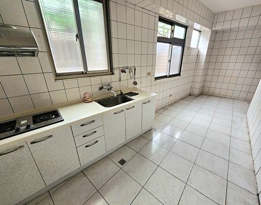 敦信社宅💜淡水舒適電梯3+1房💜前後陽台採光💜免仲可補 - Image 7