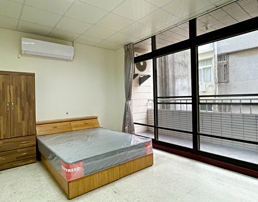 近市中心大套房,採光通風,台電計價 - Image 2