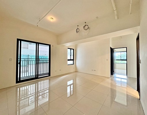 高鐵左營~可租補~全新2+1房平車 - Image 1