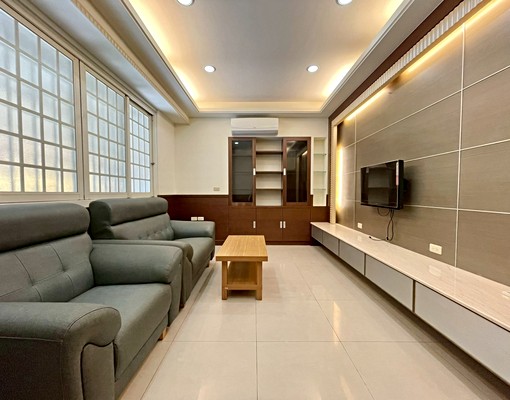 近中央公園🌟超便宜三房家具電全配🌟可租補戶籍 - Image 1