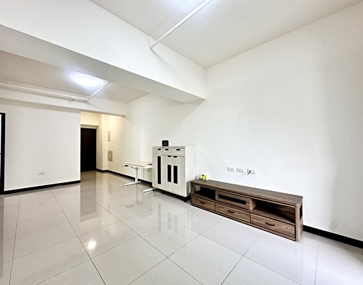 🍎南紡世界巨星極新電梯浴缸三房，含冷氣、平車可寵租補戶籍 - Image 3