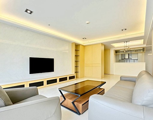 🔥南屯區🔥寵物可談🔥雙平車大四房豪宅🔥戶數少單純🔥 - Image 1