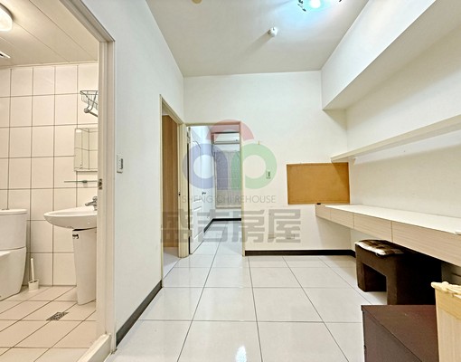 世貿愛瑪市，樓中樓漂亮全配三房+子母平車，禁菸禁寵 - Image 8