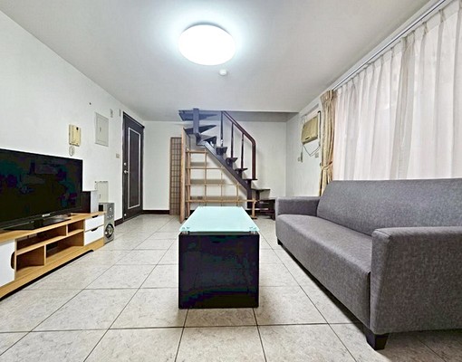 永康區(可租補)舒適樓中樓小宅傢俱電齊全可立即入住 - Image 1