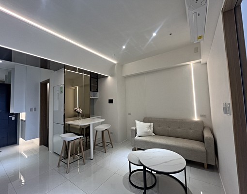 前鎮亞灣全新未住兩房平車含管含家電 - Image 2