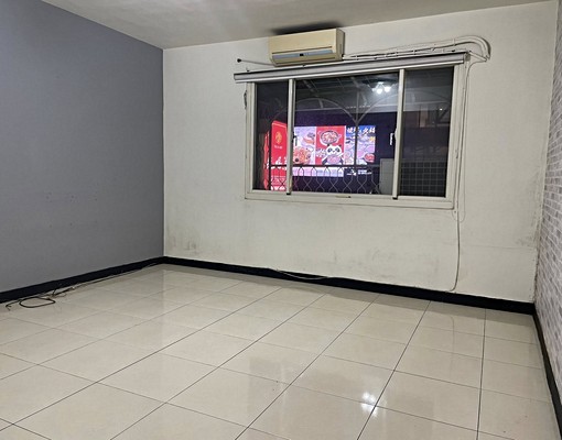 小碧潭捷運站對面公寓2樓住/辦/店皆宜 - Image 1