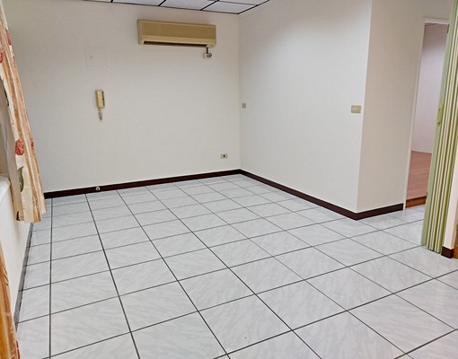 近車站靜巷二房~全新廚具.衛浴~全室油漆粉刷 - Image 1