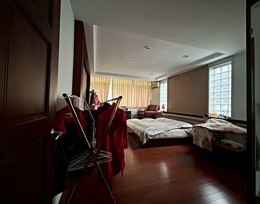 專任*民權路文青三樓透天。一樓空地增建使用近50坪 - Image 7