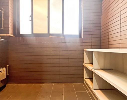 近龍科美妝景觀3房車 - Image 1