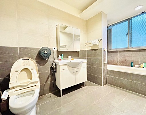 🔥可租補🔥新埔捷運_美裝兩房_變頻冷氣 - Image 5