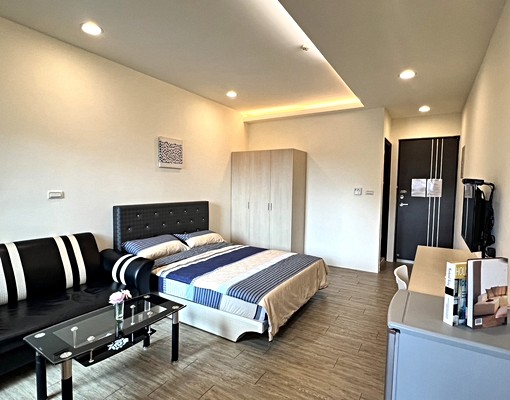 近南大,成大~電梯獨立套房~有陽台電梯可租補 - Image 2