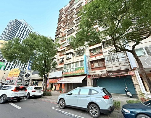 淳翎(租)亞灣民權林陰大道黃金1+2樓6米寬店面 - Image 4