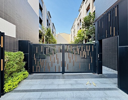 🏠楠梓高雄大學五房裝潢車墅 - Image 1